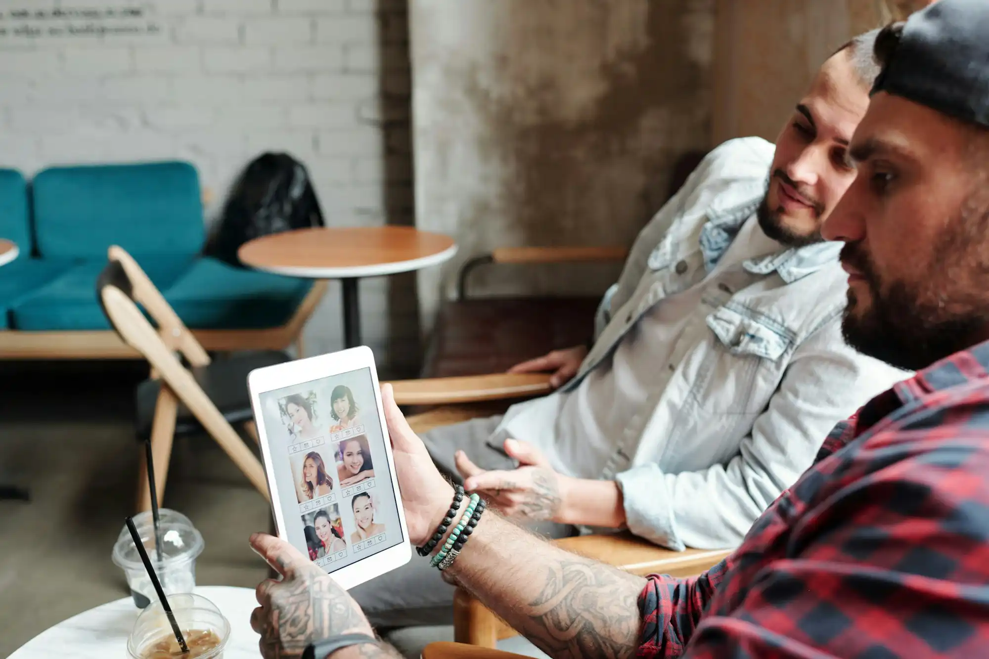 Looking for woman via dating site